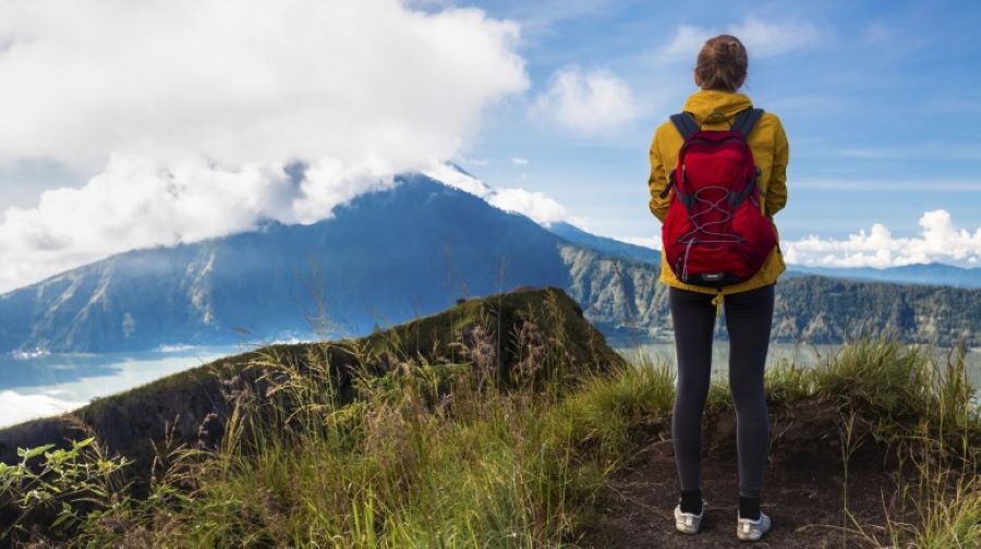Peralatan Wajib yang Harus Dibawa Saat Mount Rinjani Hike