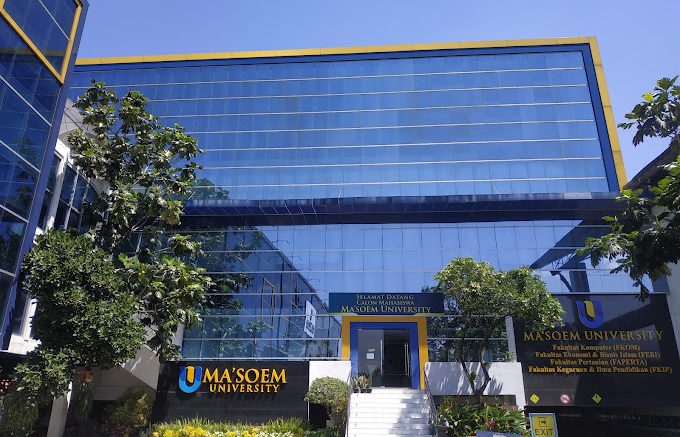 Bangun Karier Global Sejak Sekarang: Pilih Jurusan Bahasa Inggris Terbaik di Bandung dengan Biaya Terjangkau