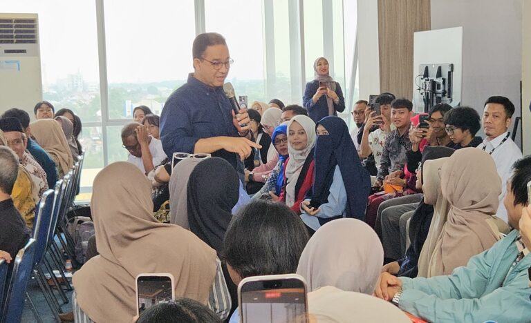 Anies Baswedan Soroti Ancaman AI bagi Pendidikan, Guru Inspiratif Tetap Jadi Kunci Masa Depan Generasi Muda